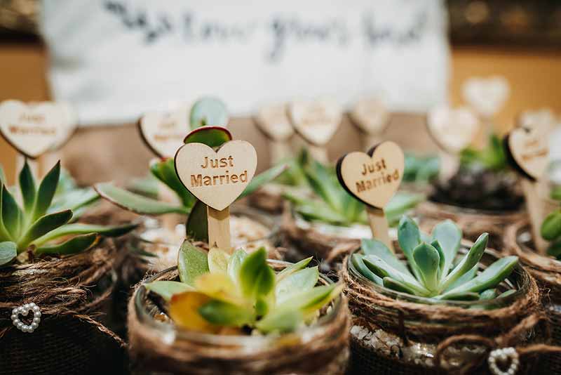 Average cost of wedding favors